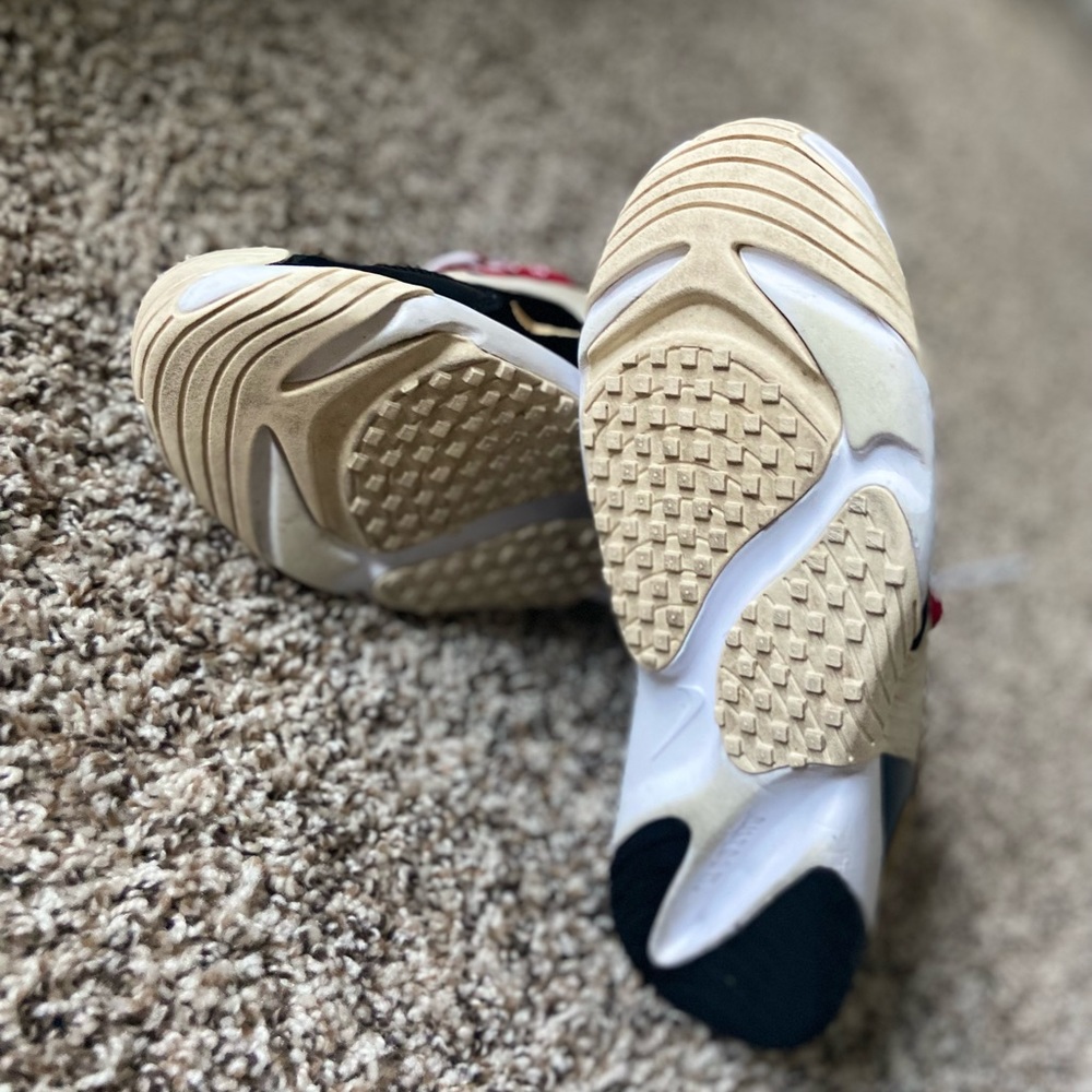 NIKE Zoom 2K